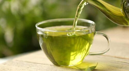 drinking green tea on an empty stomach